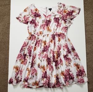 Floral Torrid dress size 2 fits like a 20-22 plus